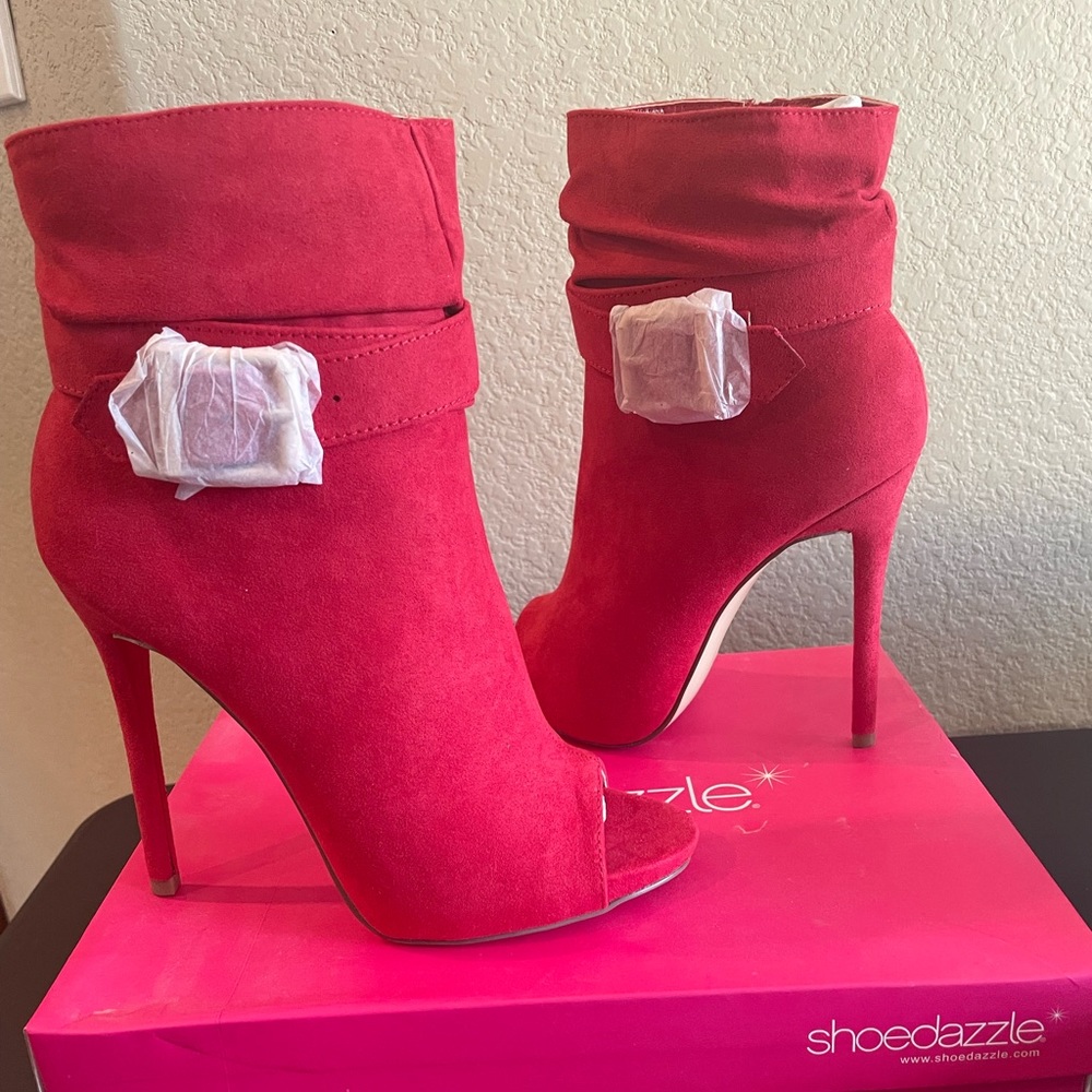 Peep toe .heals